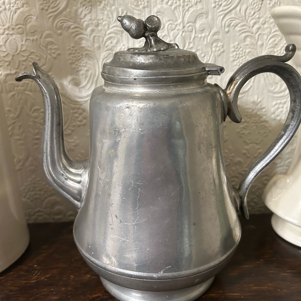 Antique pewter Teapot with acorn lid